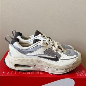 Nike Air Max Bliss Wolf Grey DZ4707-001 Women’s Size 9